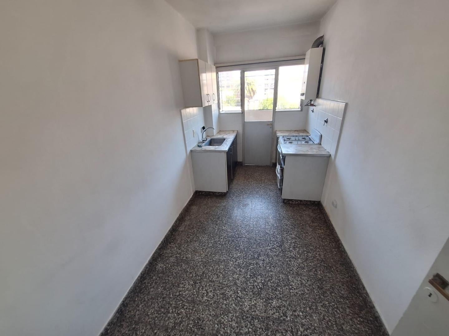 Foto de ALQUILER DEPARTAMENTO TRES AMBIENTES SAN MARTIN CENTRO, imagen 5