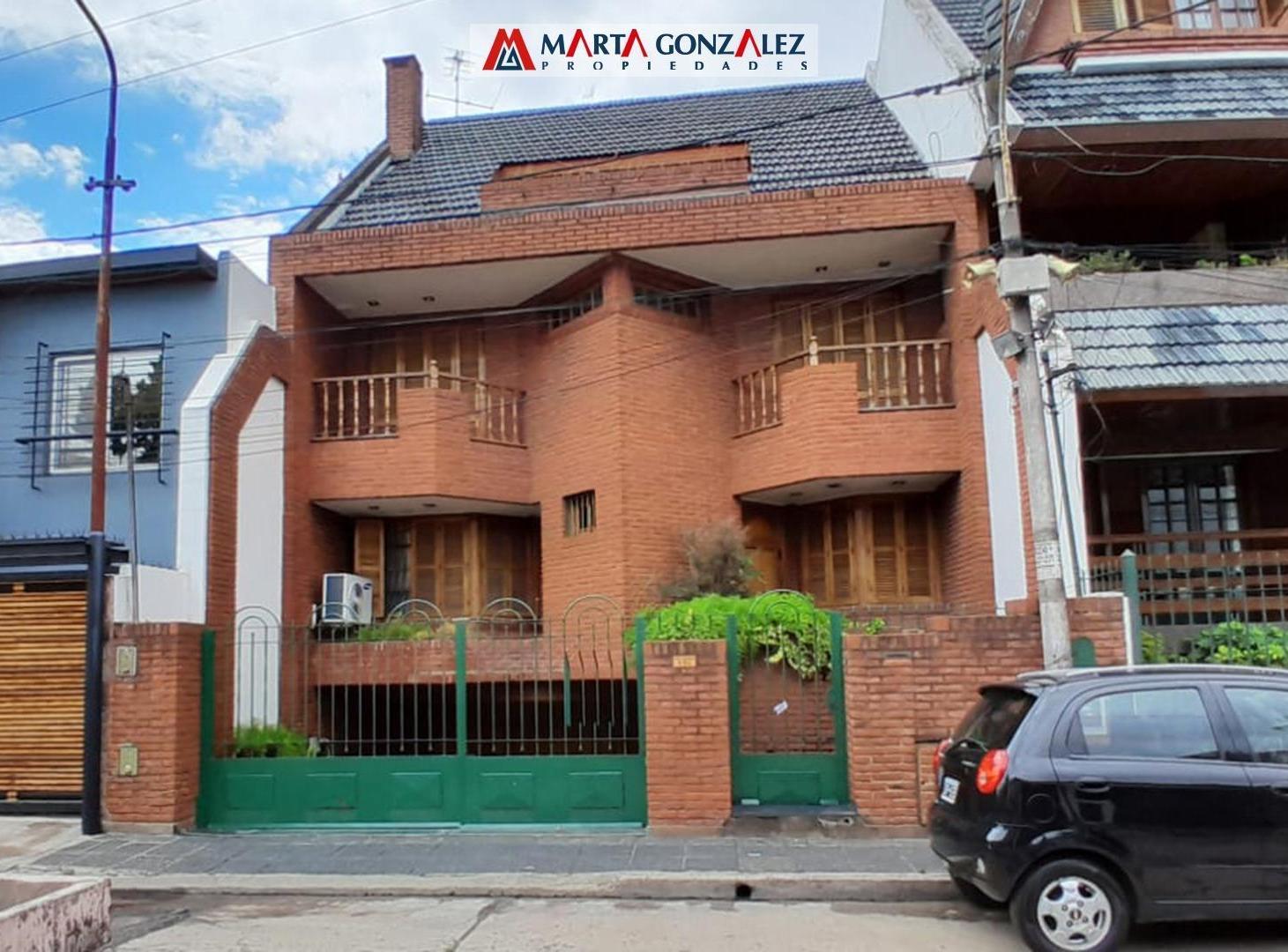 Chalet en Venta en Villa Sarmiento
