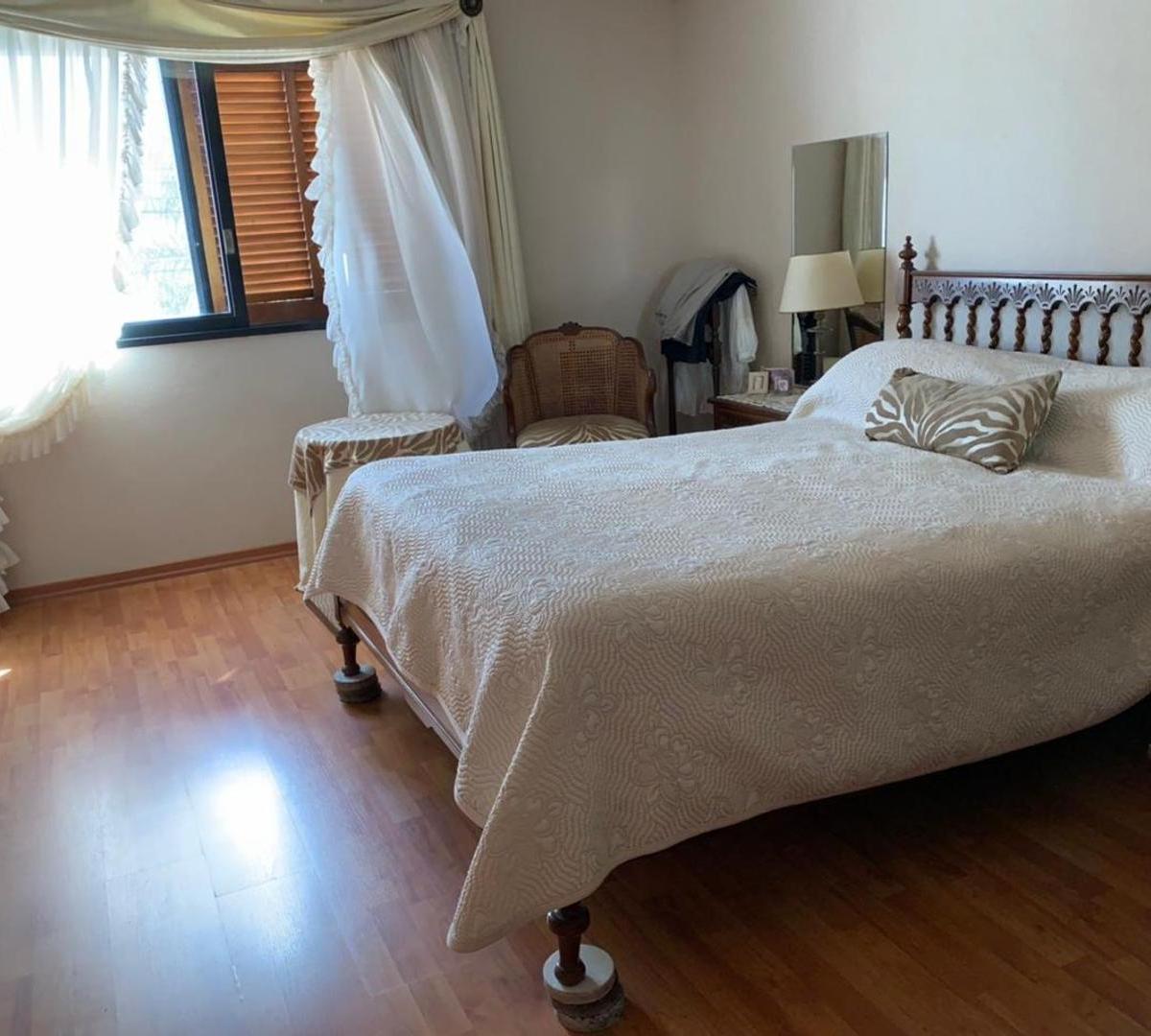 CHALET VENTA. 5 AMBIENTES. VILLA SARMIENTO