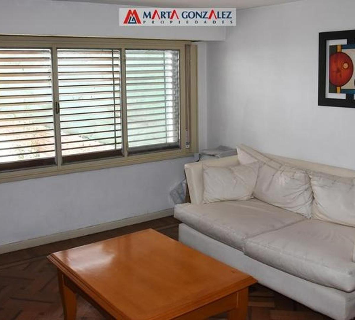 Venta. Casa 5 ambientes. Villa Sarmiento.