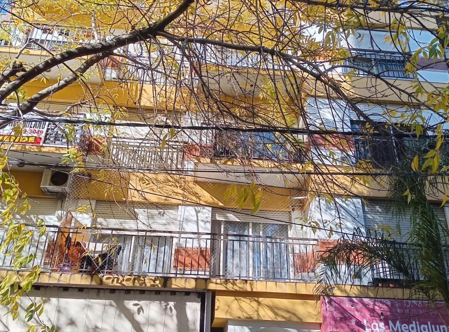 ramos mejia norte, dos ambientes al frente con balcon