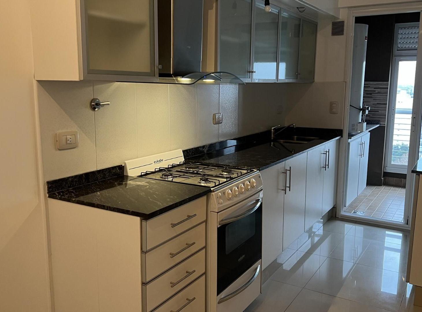 Foto de 3 AMBIENTES AL FRENTE CON BALCÓN, COCHERA Y AMENITIES, imagen 5