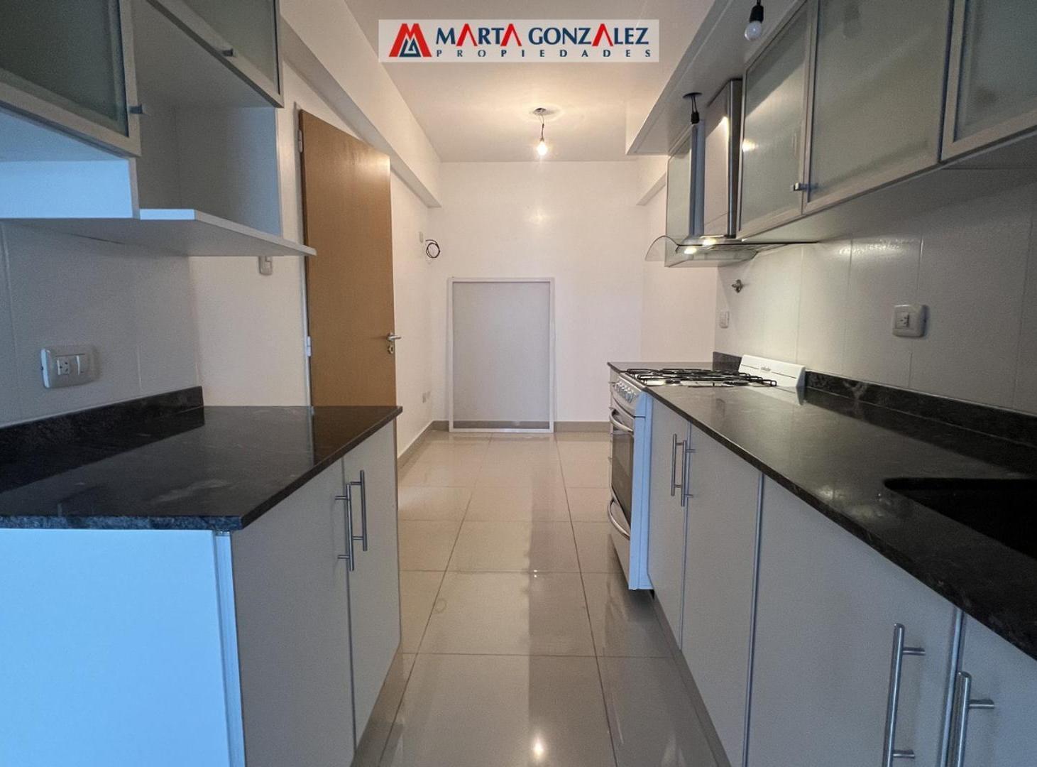 Foto de 3 AMBIENTES AL FRENTE CON BALCÓN, COCHERA Y AMENITIES, imagen 2