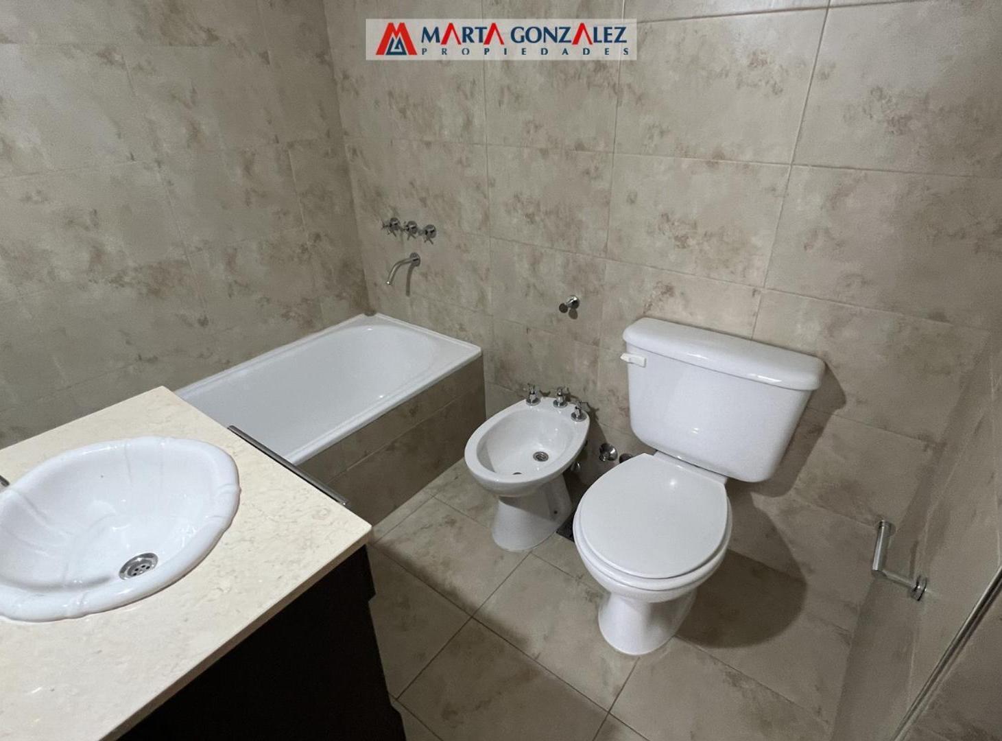 Foto de 3 AMBIENTES AL FRENTE CON BALCÓN, COCHERA Y AMENITIES, imagen 1
