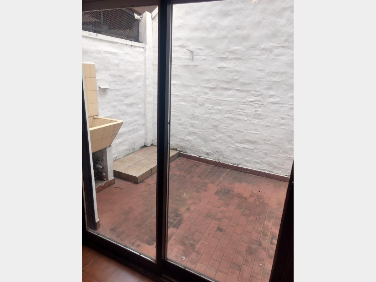 Foto de PH en Venta en Villa Luzuriaga, imagen 1