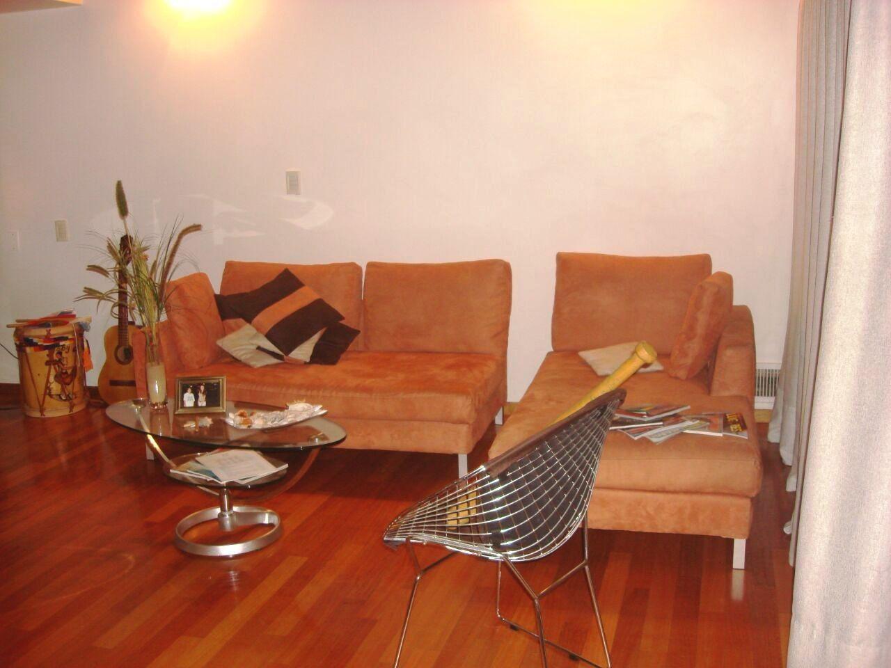 Foto de *CONFORTABLE Y CLÁSICO CHALET 4 AMB. SOBRE LOTE DE 10 X 35 CON GARAGE, imagen 1