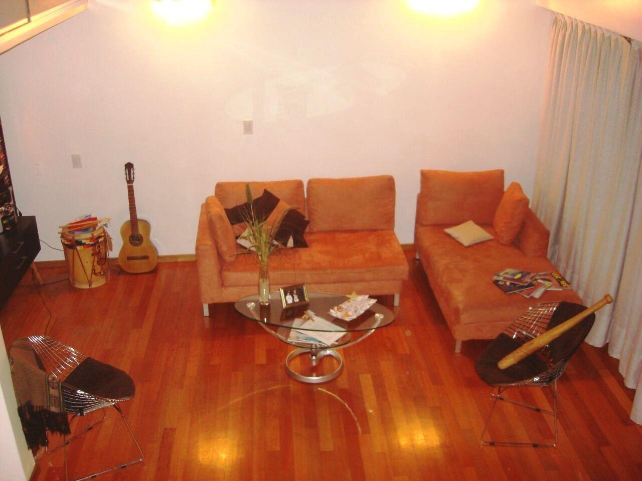 Foto de *CONFORTABLE Y CLÁSICO CHALET 4 AMB. SOBRE LOTE DE 10 X 35 CON GARAGE, imagen 4