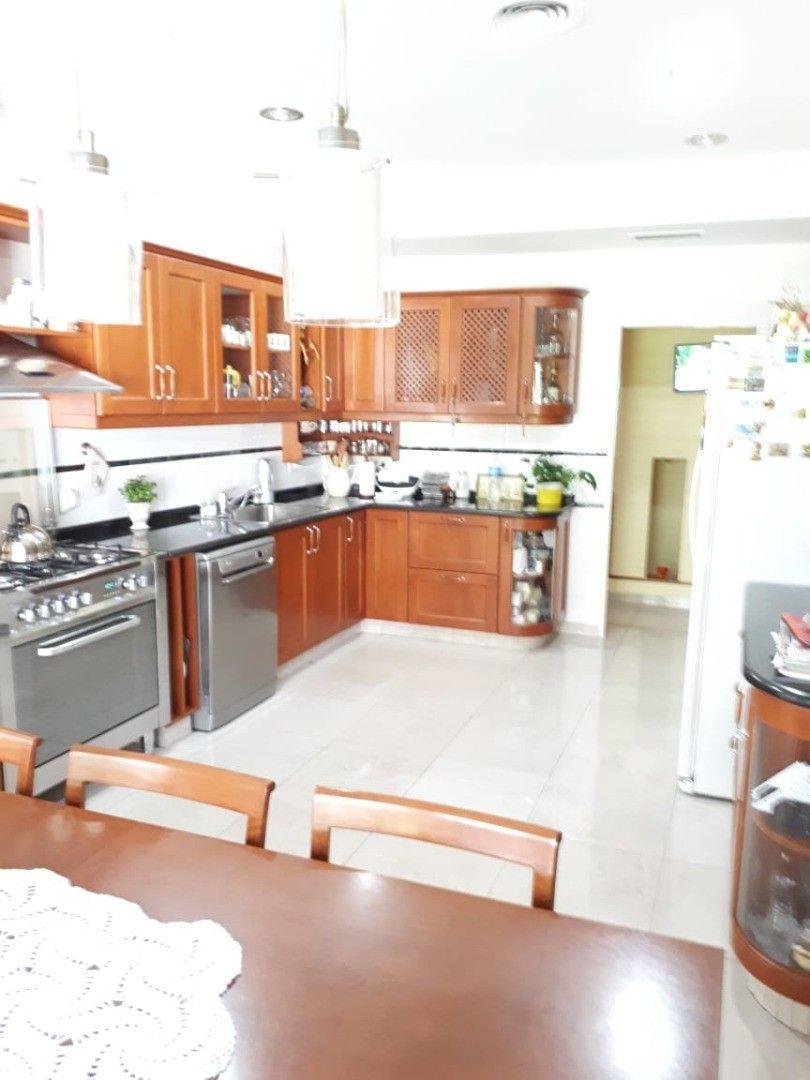Foto de *EXCLUSIVO Y MODERNO CHALET 4/5 AMB. SOBRE LOTE DE 12 X 30, imagen 4