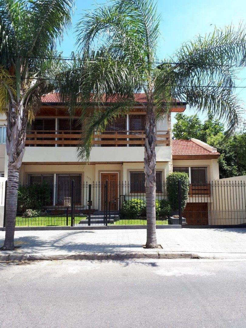 Foto de *EXCLUSIVO Y MODERNO CHALET 4/5 AMB. SOBRE LOTE DE 12 X 30, imagen 1