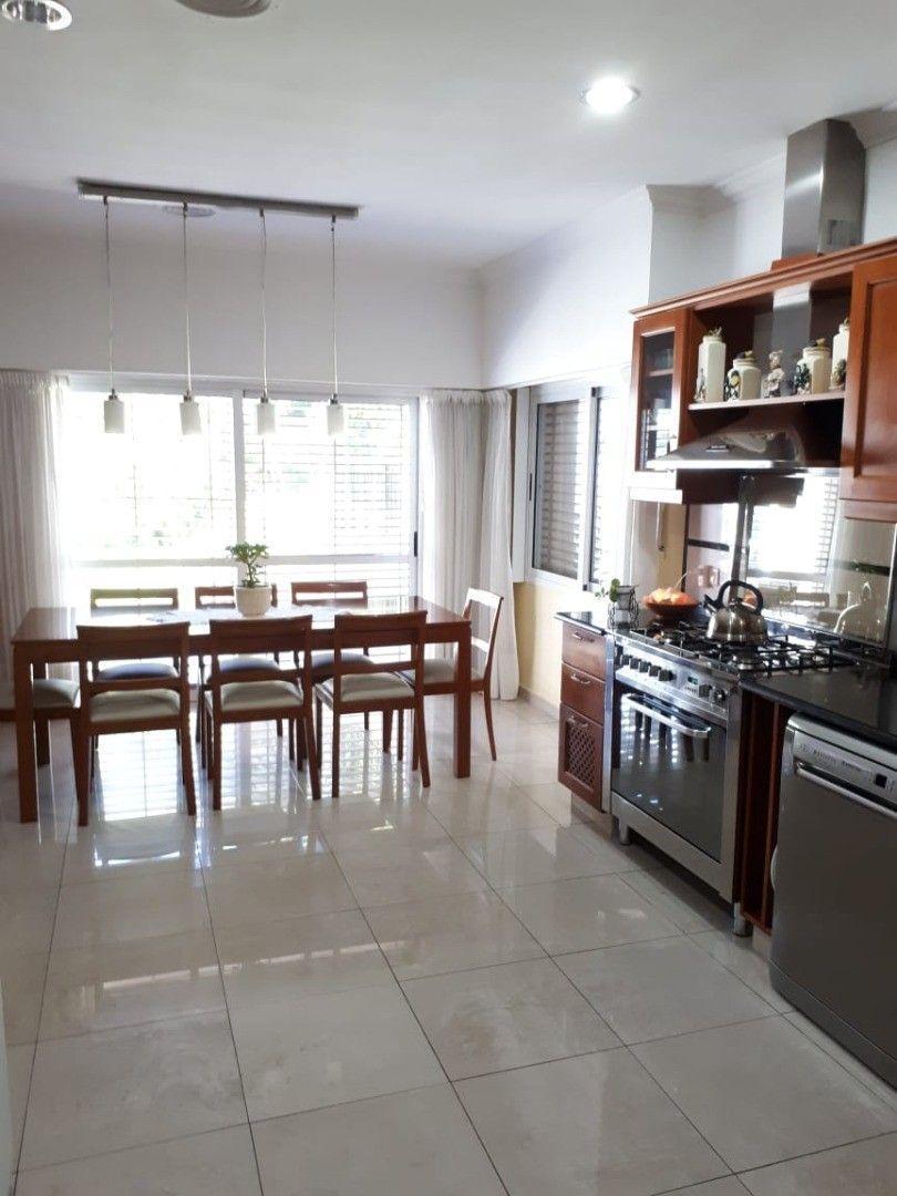 Foto de *EXCLUSIVO Y MODERNO CHALET 4/5 AMB. SOBRE LOTE DE 12 X 30, imagen 5