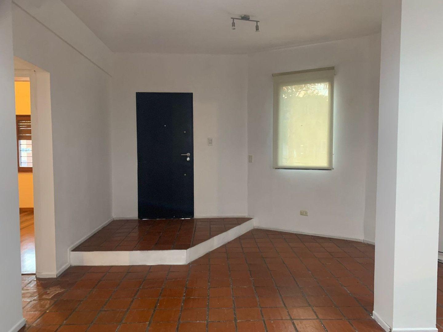 Foto de *HERMOSA CASA PH DE 3 AMB. CON COCHERA CUBIERTA, PATIO Y GRAN TERRAZA, imagen 4