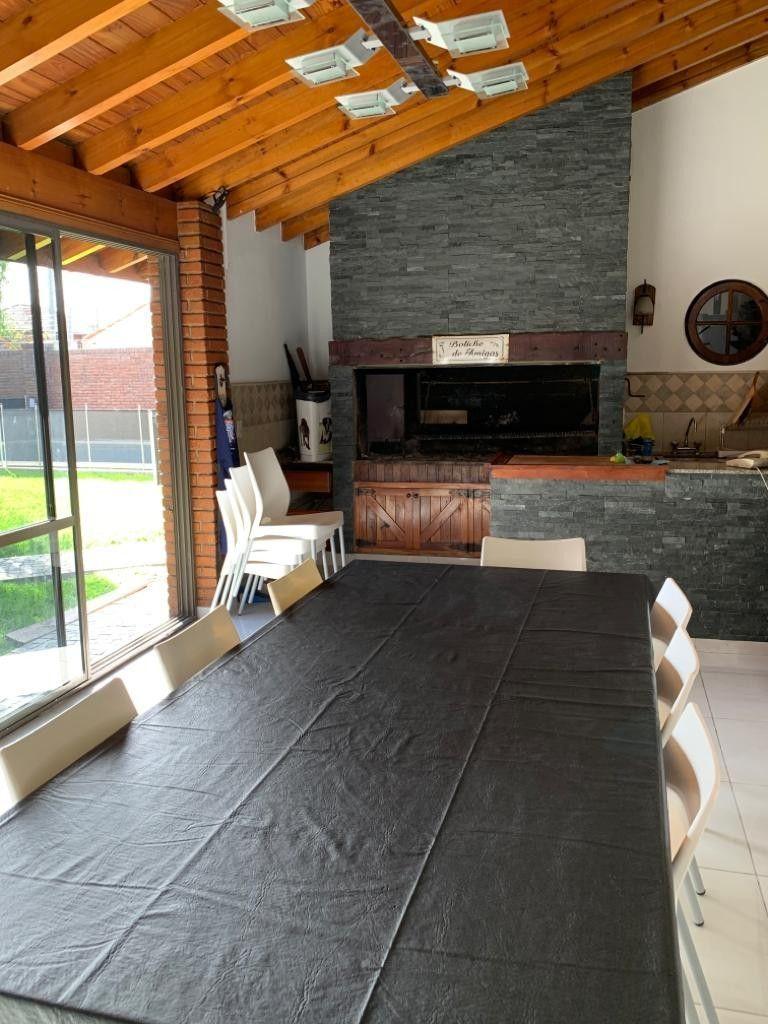 Foto de *IMPORTANTE CHALET DE 5 AMB. (4 DORMITORIOS + ESCRITORIO) SOBRE LOTE DE, imagen 4
