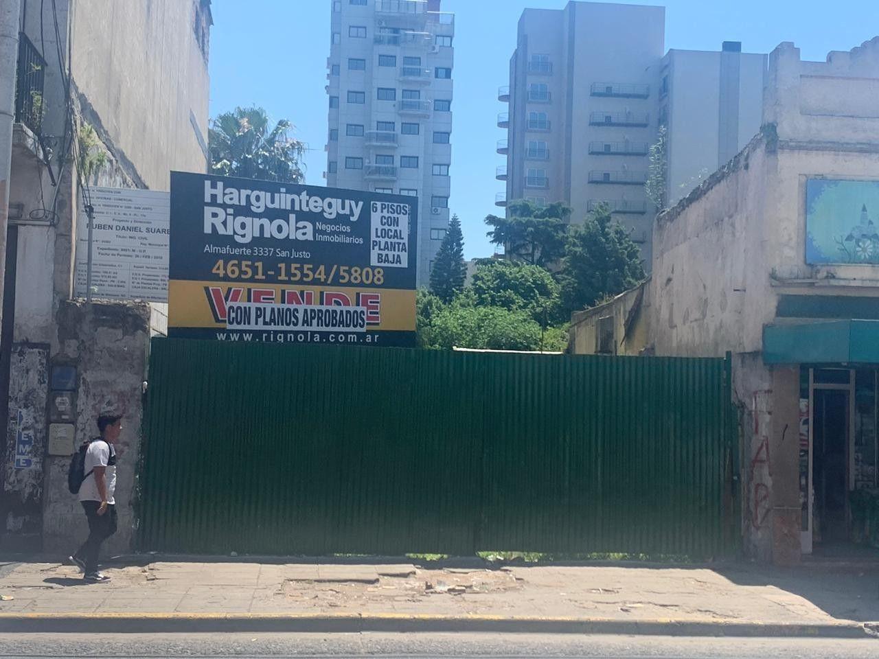 Foto de *LOTE DE 8,36 X 36 *FOT: 3.00 *FOS: 0.60 *EXISTE PROYECTO CON PLANO, imagen 1