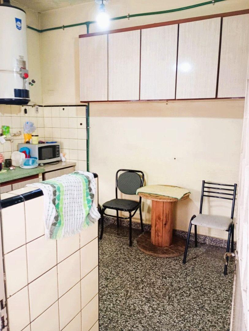 Foto de *LOTE EN ESQUINA DE 10,30 X 17,66 CON CASA DE 4 AMB. * VENTA DIRECTA!!, imagen 4