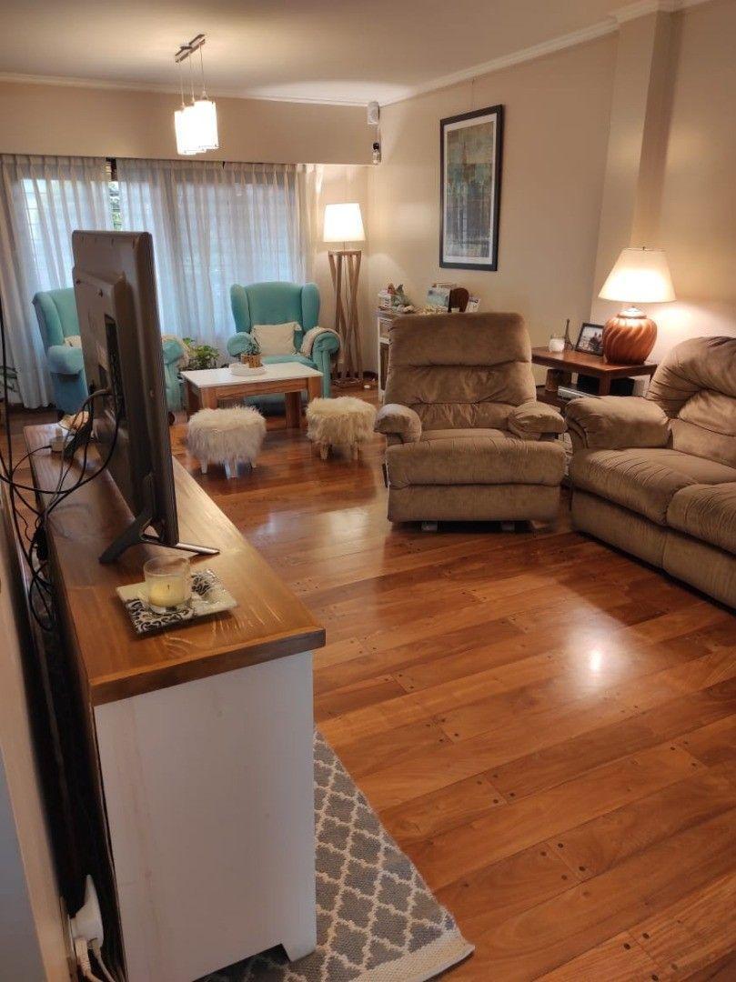 Foto de *IMPORTANTE CHALET DE 6 AMB. SOBRE LOTE DE 8,66 X 34, imagen 2