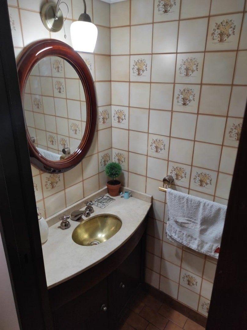 Foto de *IMPORTANTE CHALET DE 6 AMB. SOBRE LOTE DE 8,66 X 34, imagen 3