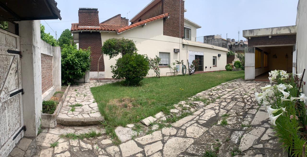 Foto de *CASA DE 4 AMB. EN 2 PLANTAS *SOBRE 2 LOTES *A MODERNIZAR, imagen 5