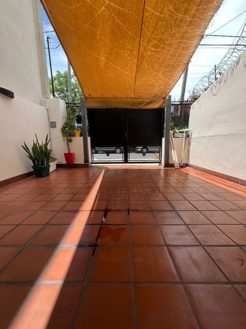 Foto de *HERMOSA CASA PH DE 3 AMB. CON BALCON CORRIDO AL FRENTE Y COCHERA EN, imagen 3