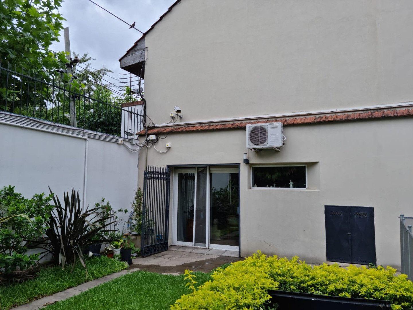 Foto de *EXCLUSIVO CHALET EN 3 PLANTAS, SOBRE LOTE DE 10 X 10 Y 11 X 25, imagen 3