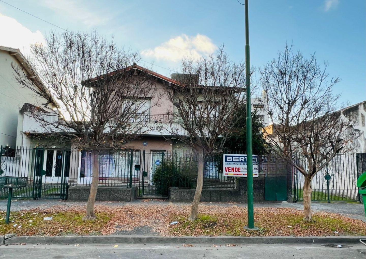 Foto de *LOTE DE 17,32 X 43,30 CON CHALET A REFACCIONAR O RECICLAR (SON 2 LOTES, imagen 1
