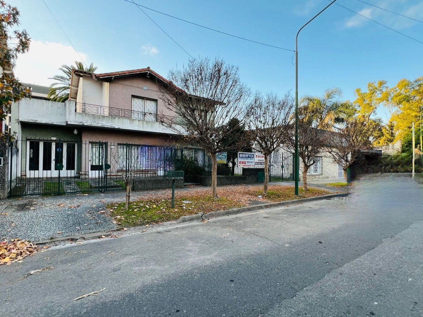 Foto de *LOTE DE 17,32 X 43,30 CON CHALET A REFACCIONAR O RECICLAR (SON 2 LOTES, imagen 2