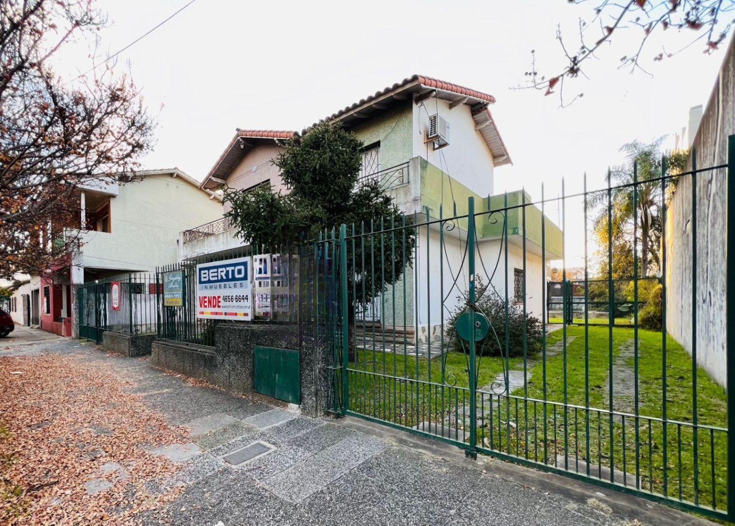 Foto de *LOTE DE 17,32 X 43,30 CON CHALET A REFACCIONAR O RECICLAR (SON 2 LOTES, imagen 4