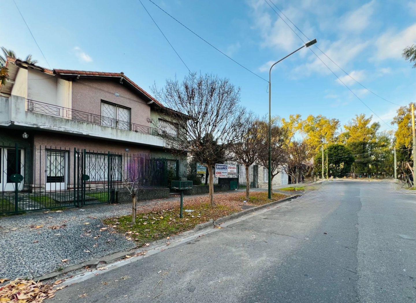 Foto de *LOTE DE 17,32 X 43,30 CON CHALET A REFACCIONAR O RECICLAR (SON 2 LOTES, imagen 3