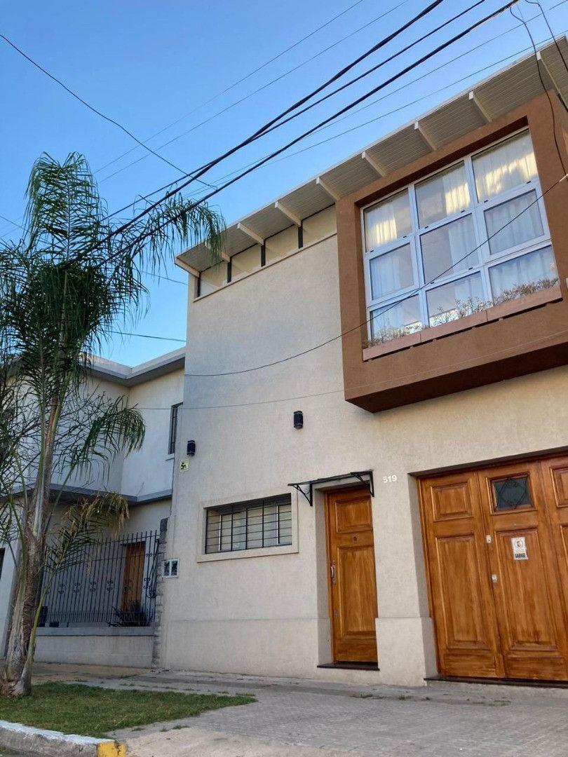 Foto de *MODERNA CASA PH DE 4 AMB. EN 2 PLANTAS CON PATIO Y GARAGE, imagen 1