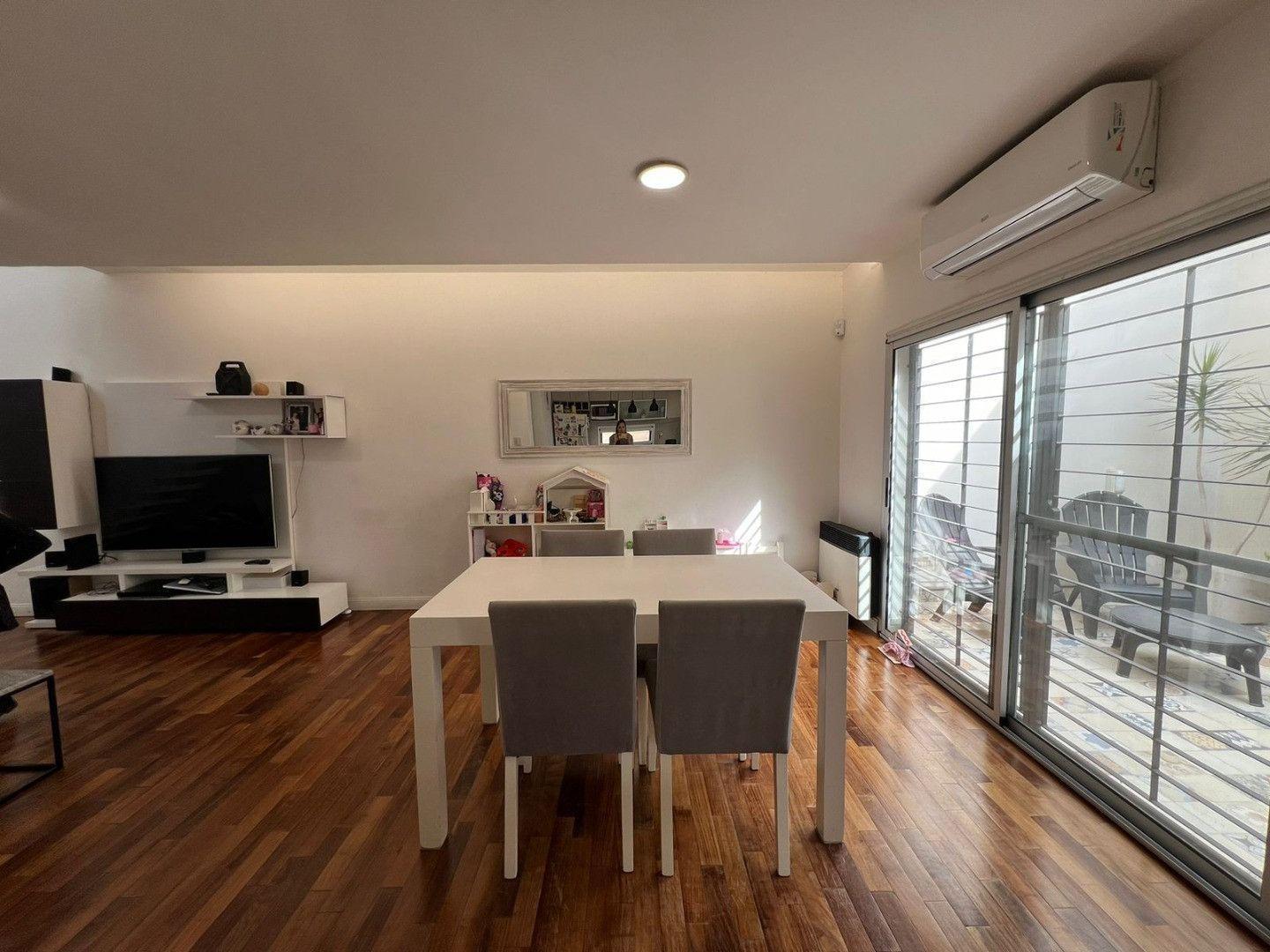 Foto de *MODERNA CASA PH DE 4 AMB. EN 2 PLANTAS CON PATIO Y GARAGE, imagen 3