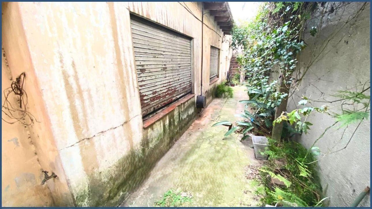 Foto de *LOTE DE 8,66 X 50 * 2 LOCALES AL FRENTE CON DEPÓSITO, BAÑO Y ACCESO A, imagen 5
