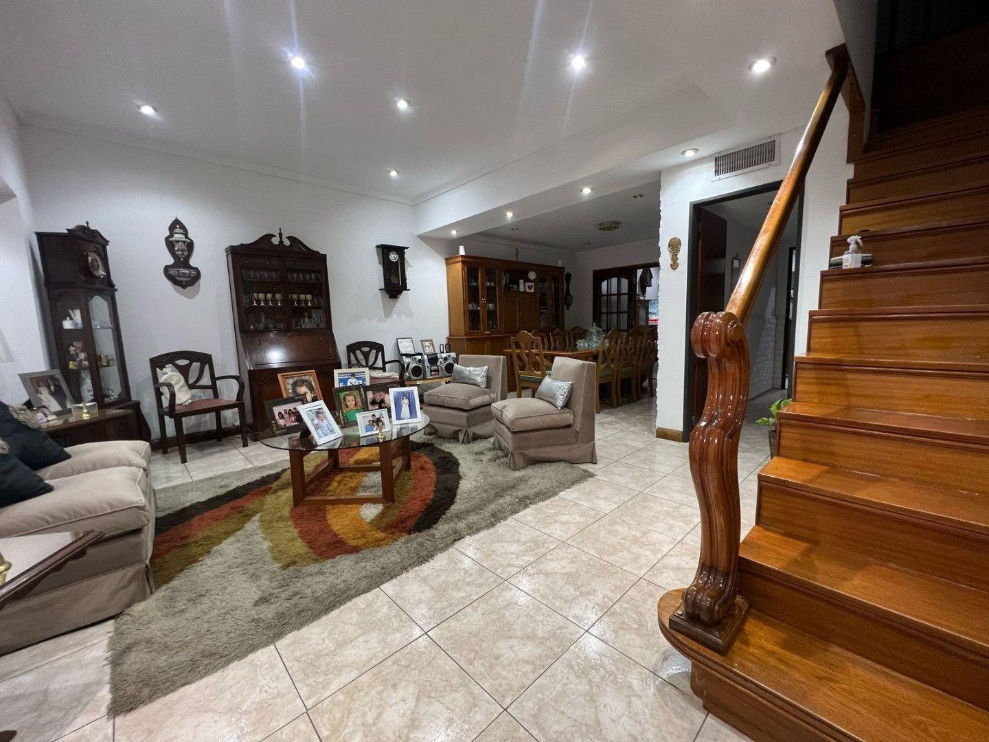 Foto de *MODERNO CHALET DE 6 AMB. EN 2 PLANTAS SOBRE LOTE DE 8,66 X 26, imagen 1