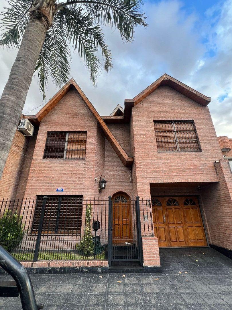 Foto de *MODERNO CHALET DE 6 AMB. EN 2 PLANTAS SOBRE LOTE DE 8,66 X 26, imagen 4