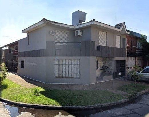 Foto de *EXCELENTE CASA 6 AMB. EN 2 PLANTAS *SOBRE LOTE DE 18 X 11 EN ESQUINA, imagen 1