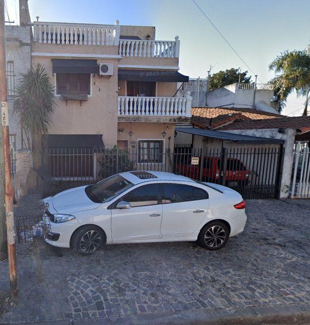 Foto de *CASA 5 AMB. EN 3 PLANTAS SOBRE LOTE DE 8,66 X 30 *FONDO LIBRE Y, imagen 1