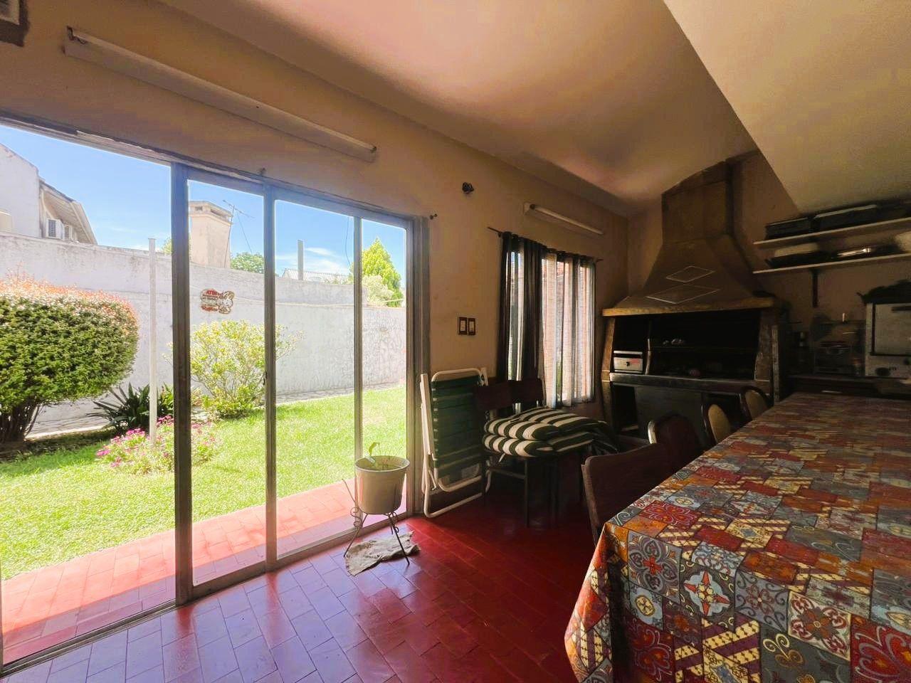 Foto de *CHALET DE 4 AMB. SOBRE LOTE DE 8,66 X 35 *TODO EN PLANTA BAJA!!, imagen 5