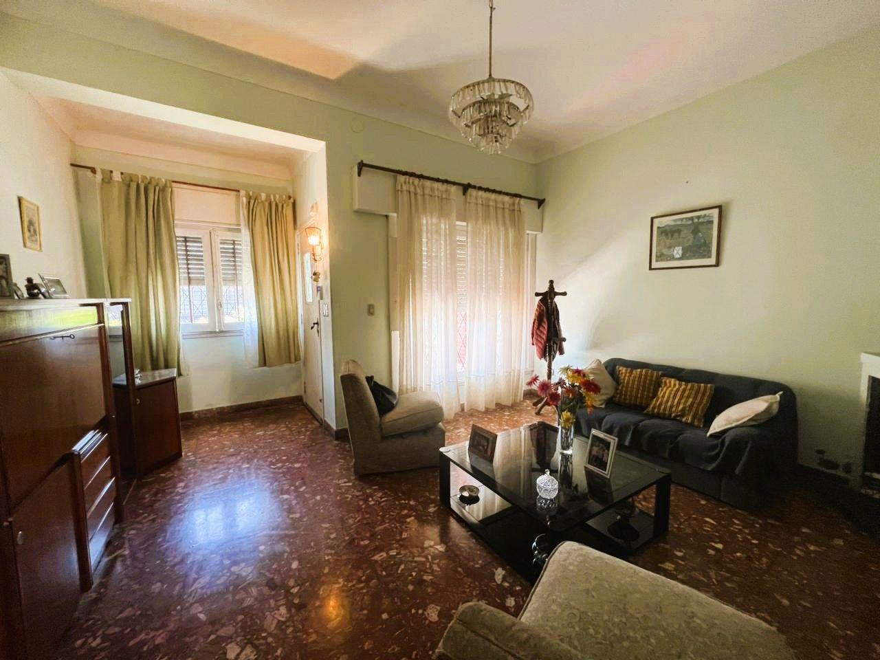 Foto de *CHALET DE 4 AMB. SOBRE LOTE DE 8,66 X 35 *TODO EN PLANTA BAJA!!, imagen 3