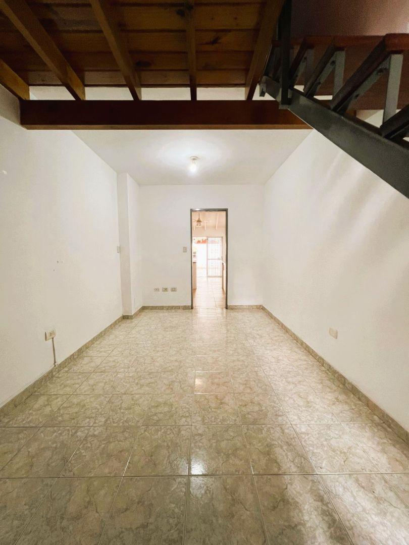 Foto de *EXCELENTE DUPLEX DE 2 AMB. Y 1/2 CON PATIO Y PARRILLA, imagen 4