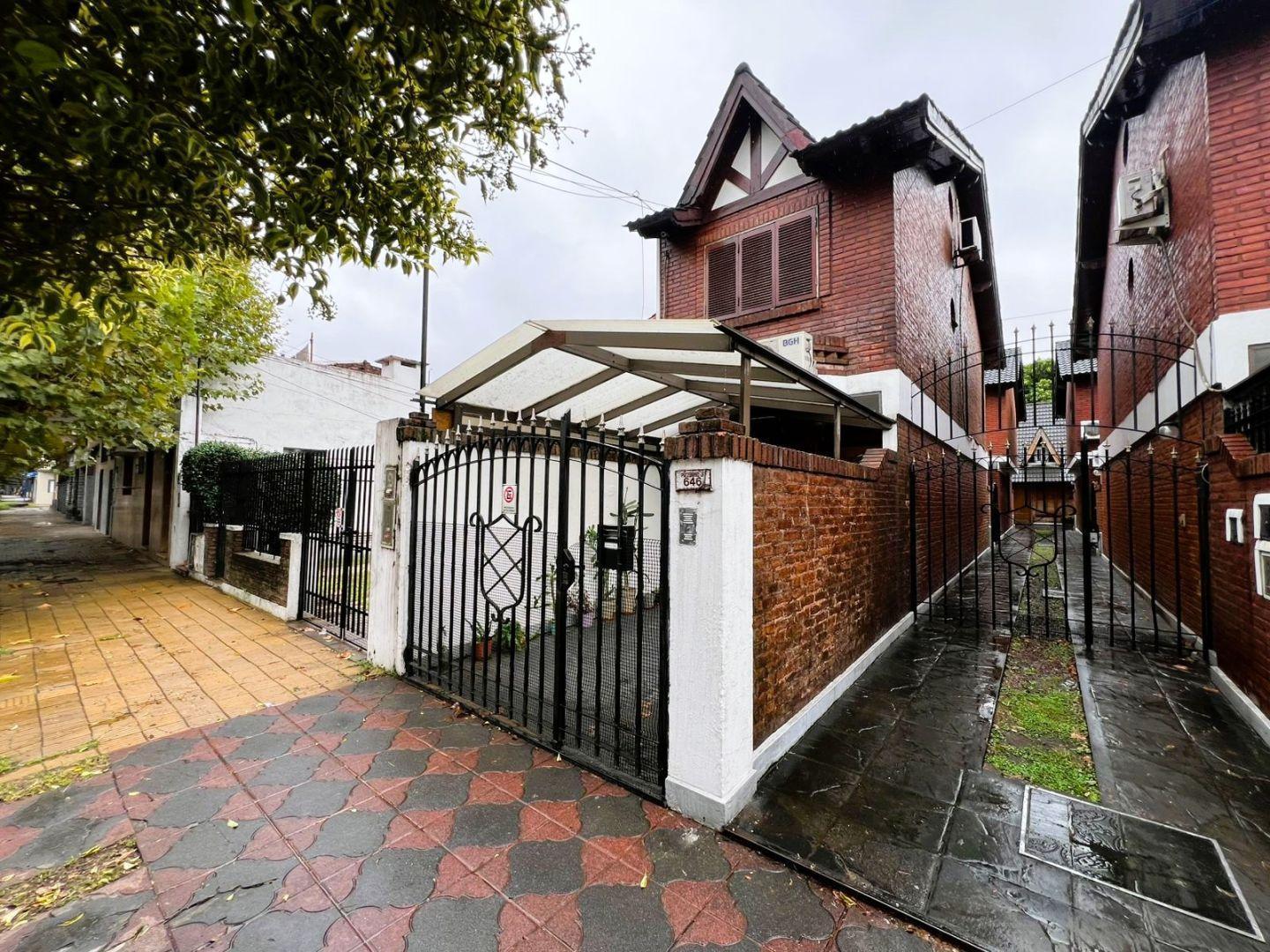 Foto de *EXCELENTE DUPLEX DE 2 AMB. Y 1/2 CON PATIO Y PARRILLA, imagen 1