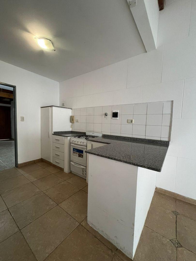 Foto de *EXCELENTE DUPLEX DE 2 AMB. Y 1/2 CON PATIO Y PARRILLA, imagen 5