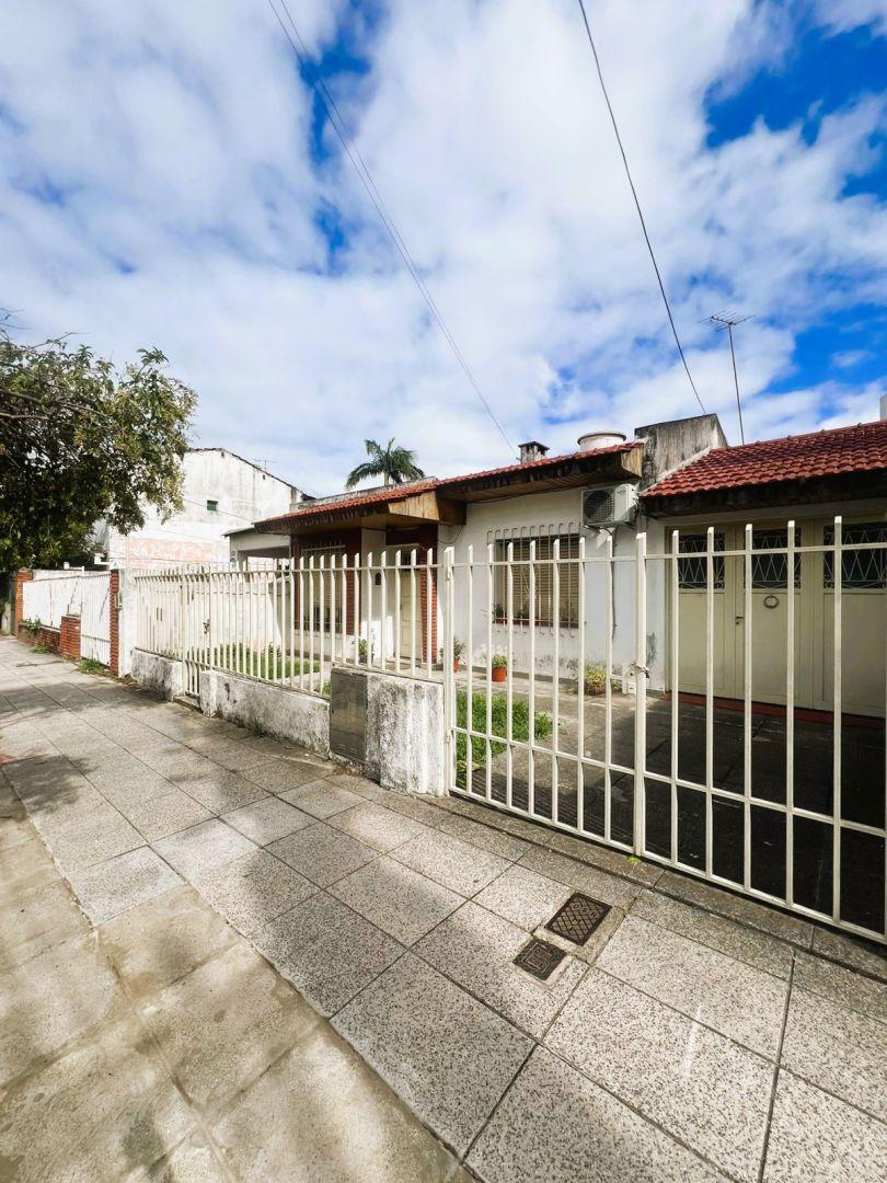 Foto de *LOTE DE 10 X 23 CON CHALET DE 3 AMB., imagen 4