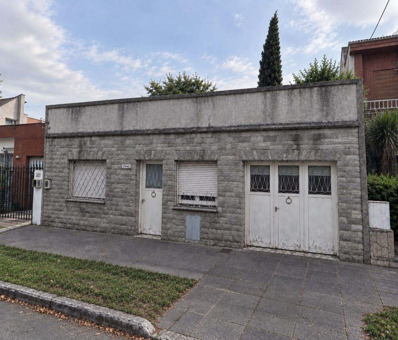 Foto de *LOTE DE 10 X 36 CON VIVIENDA A DEMOLER, imagen 1