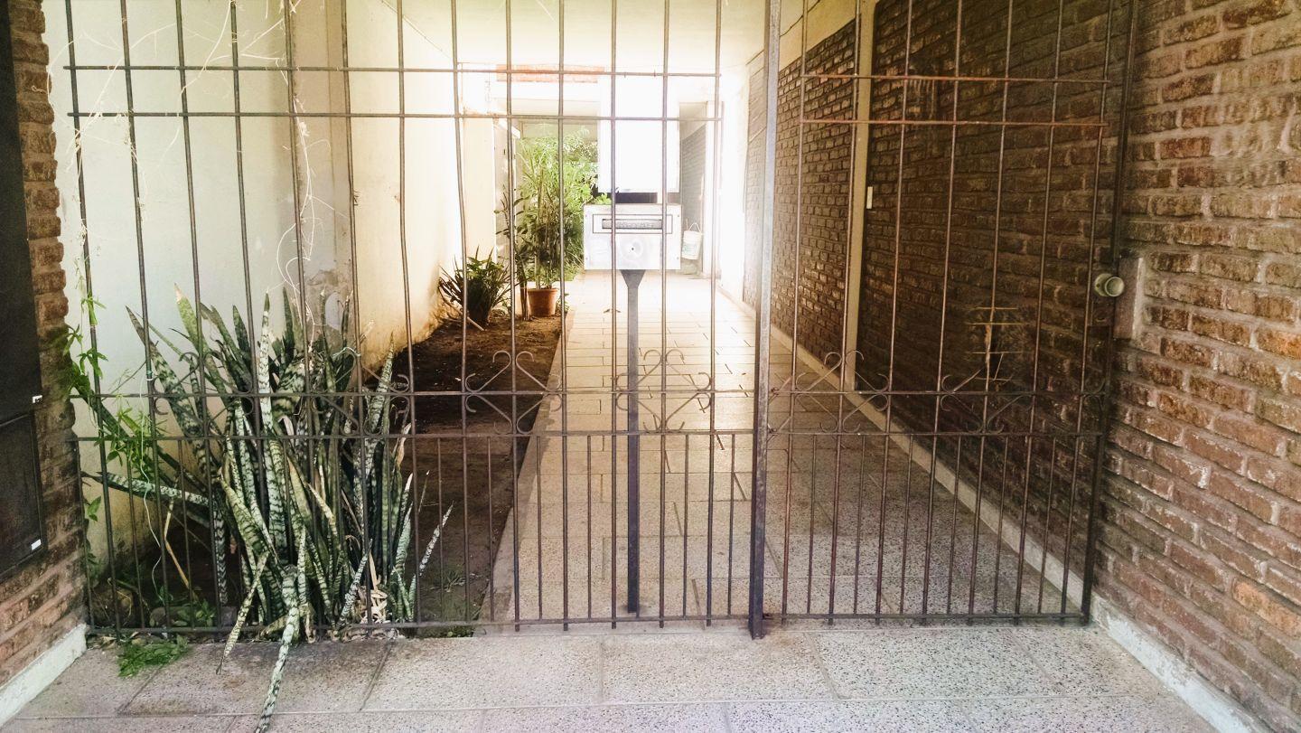 Foto de *DEPTO. TIPO PH 2 AMB. EN PLANTA BAJA CON PATIO Y LAVADERO, imagen 1