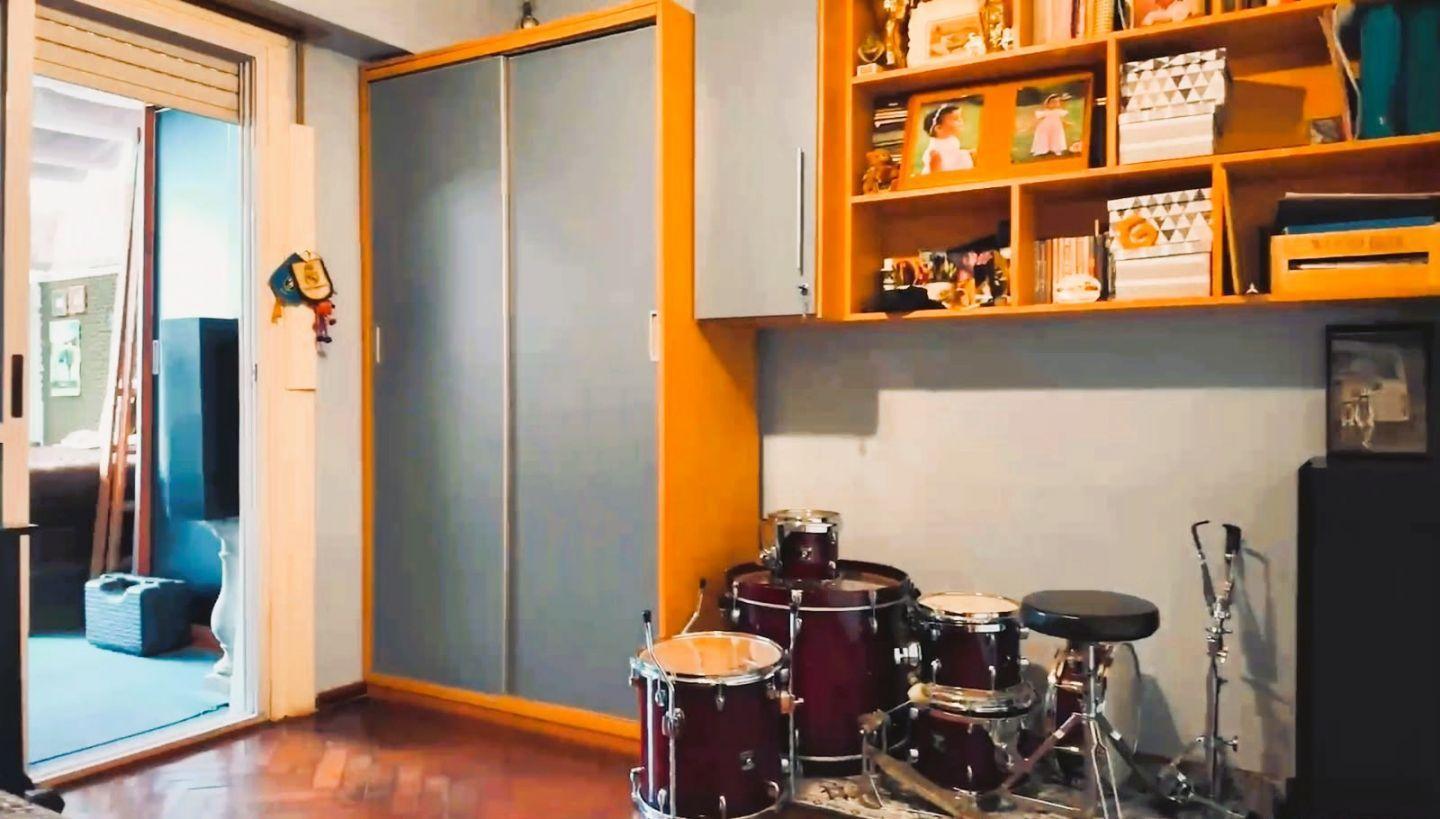 Foto de *DEPTO. DE 4 AMB. AL FRENTE EN 1º PISO POR ESCALERA CON ESPACIO COMÚN, imagen 3