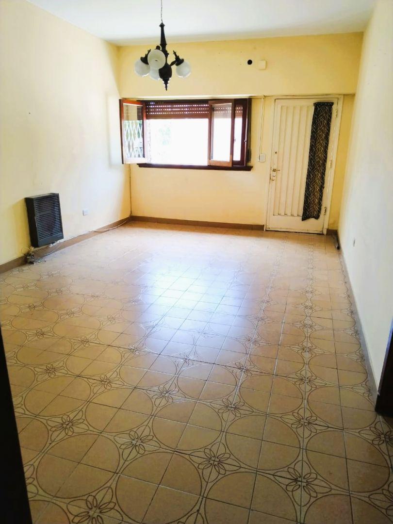 Foto de *CASA 3 AMBIENTES SOBRE LOTE 8,66 X 18 CON PATIO Y TERRAZA, imagen 2