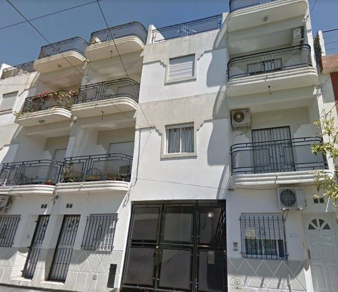 Foto de *DEPTO. 2 AMB AL FRENTE *2º PISO POR ESCALERA C/ TERRAZA PROPIA, imagen 4