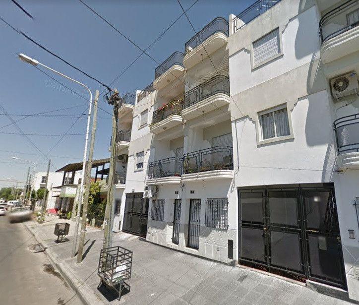 Foto de *DEPTO. 2 AMB AL FRENTE *2º PISO POR ESCALERA C/ TERRAZA PROPIA, imagen 1