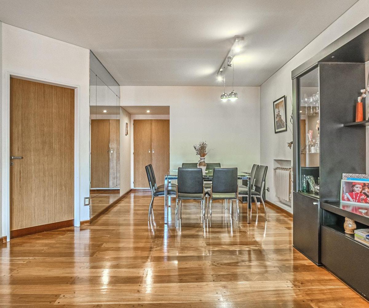 Venta Departamento 4 Ambientes con 2 Cocheras y Terraza con Quincho 2