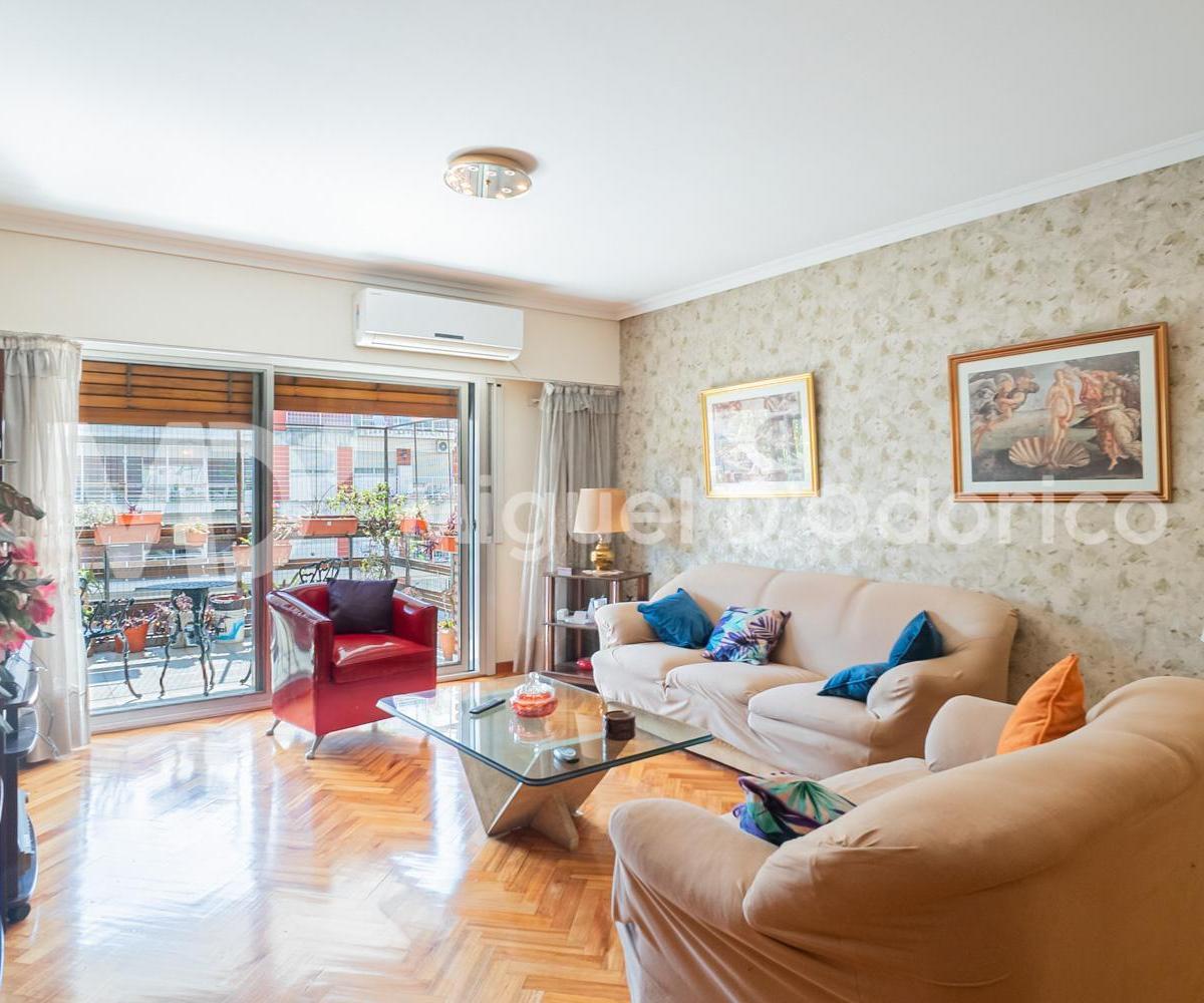 Venta Departamento 4 ambientes con cochera en Flores