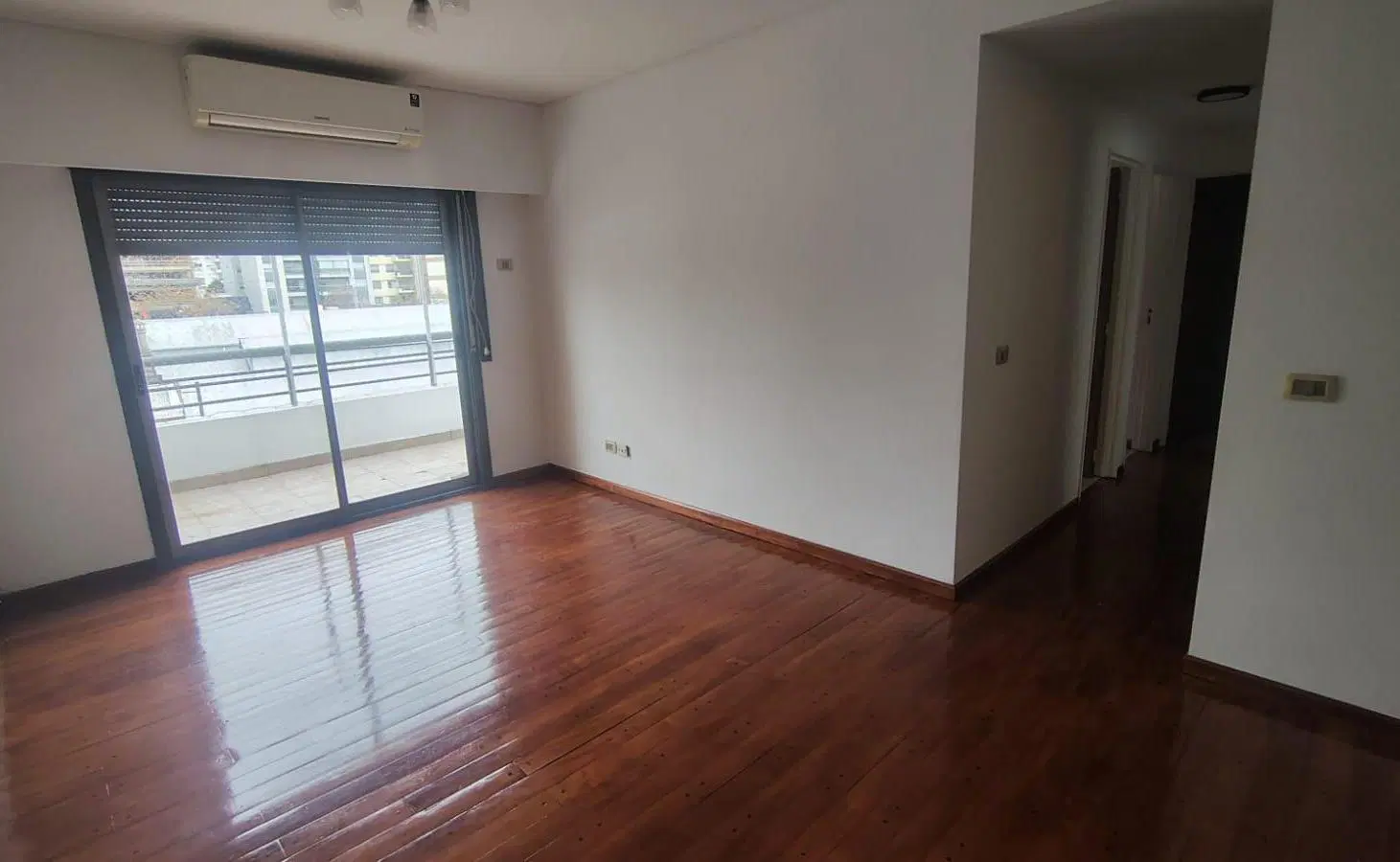 Alquiler Departamento de 3 amientes con cochera 1