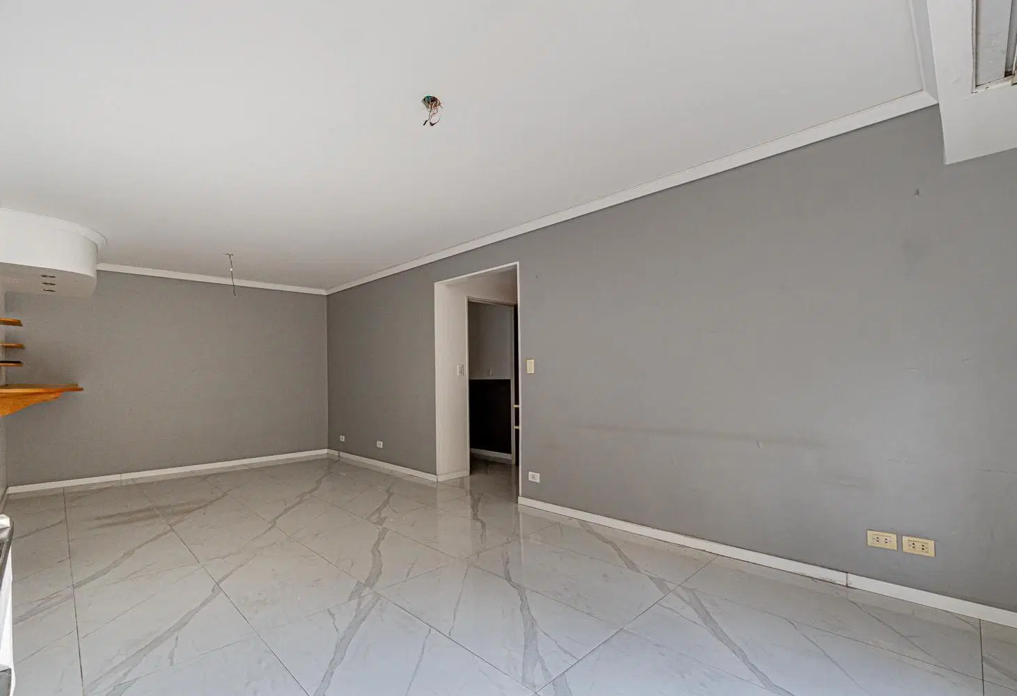 Venta Departamento 4 ambientes con dependencia en Caballito 2